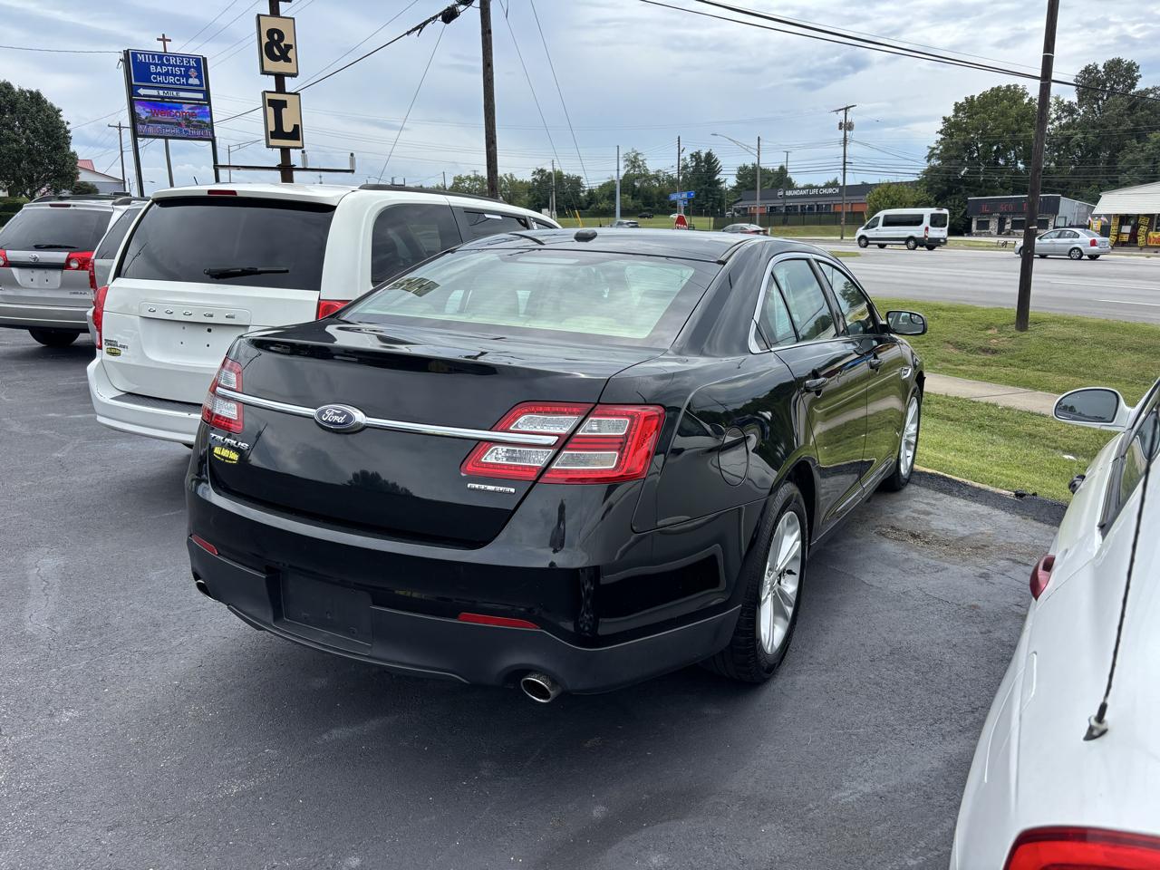 Ford Taurus SE FWD 2018