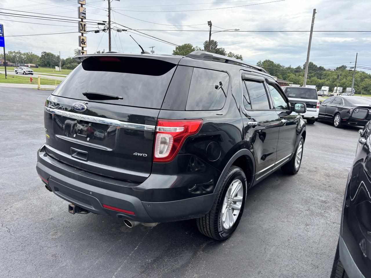 Ford Explorer 4WD 4dr XLT 2013