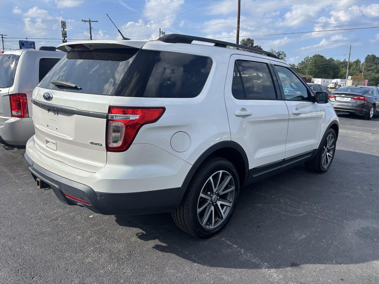 Ford Explorer 4WD 4dr XLT 2015