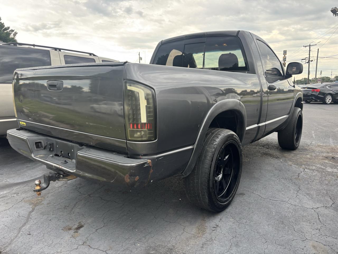 Dodge Ram 1500 2dr Reg Cab 120.5" WB 4WD SLT 2004