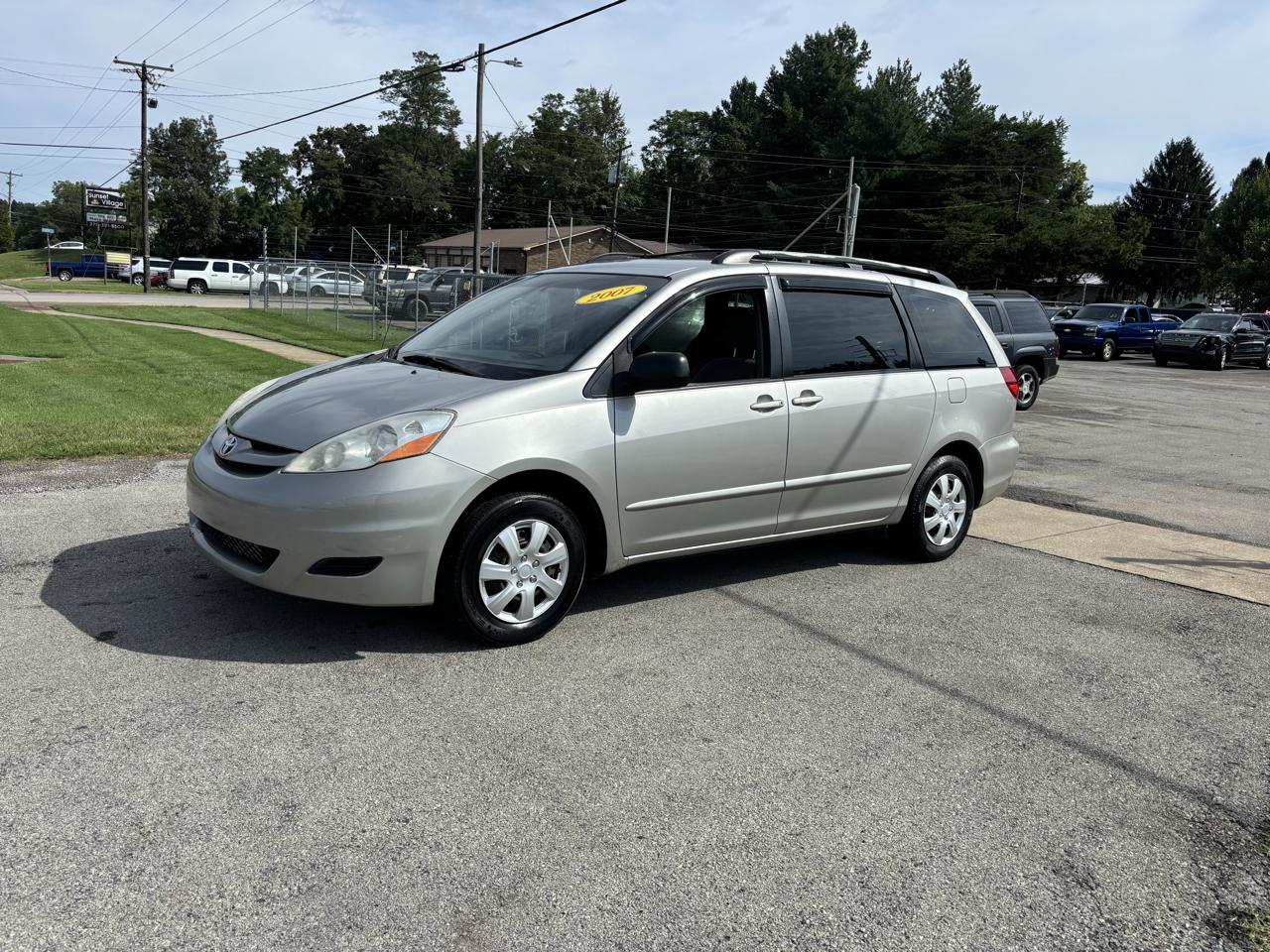 Toyota Sienna 5dr 7-Passenger Van CE FWD (Natl) 2007
