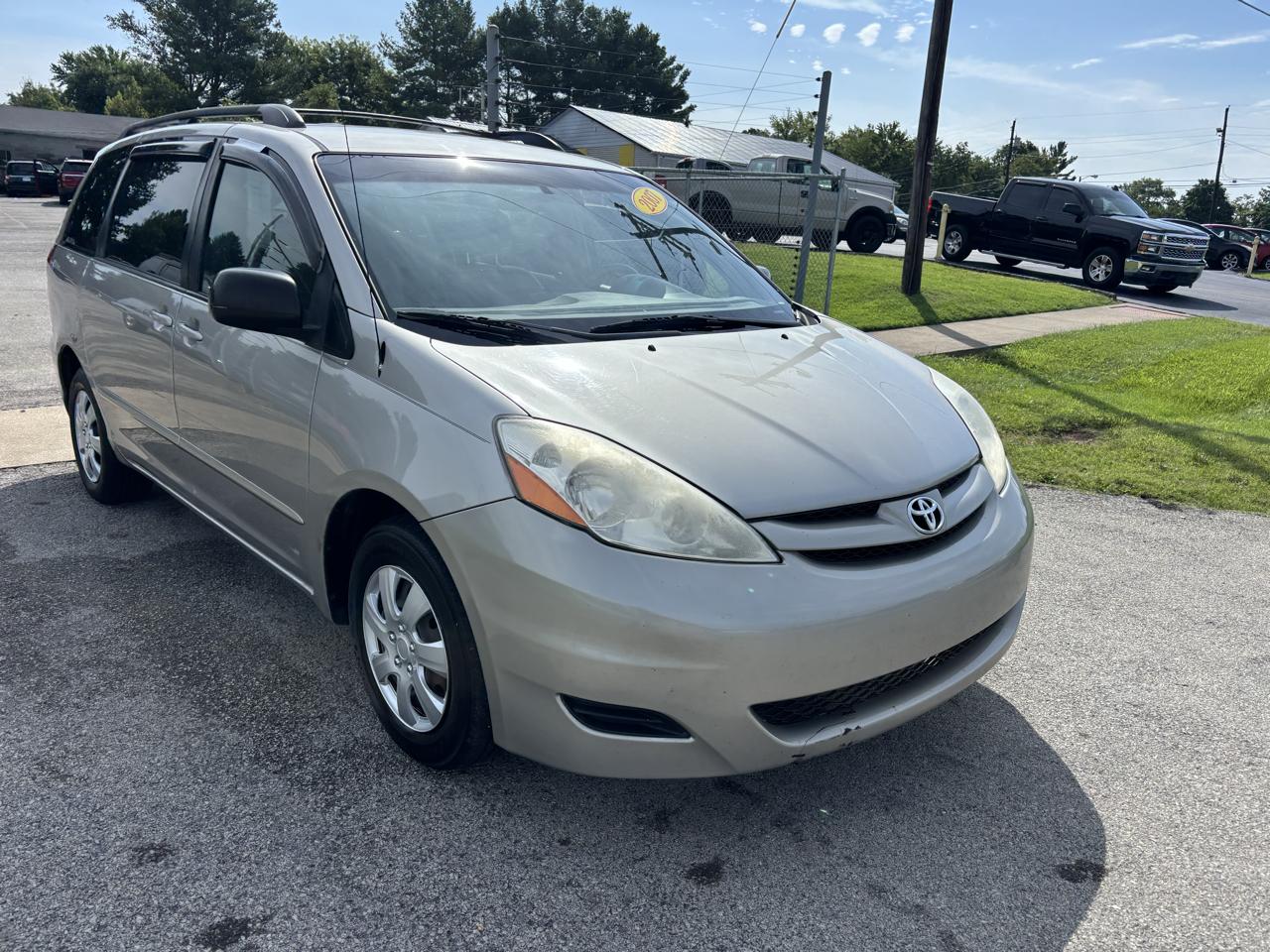 Toyota Sienna 5dr 7-Passenger Van CE FWD (Natl) 2007