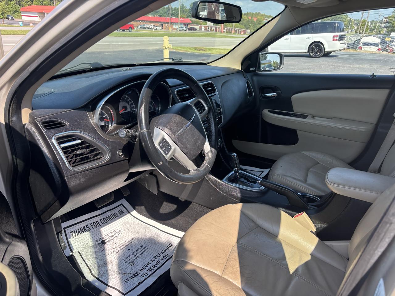 Chrysler 200 4dr Sdn Limited 2013