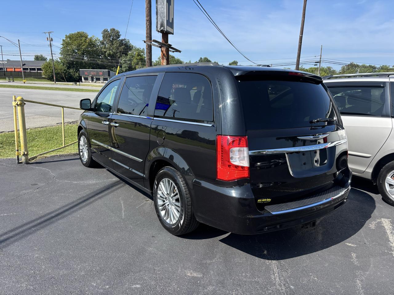 Chrysler Town & Country 4dr Wgn Touring-L 2013