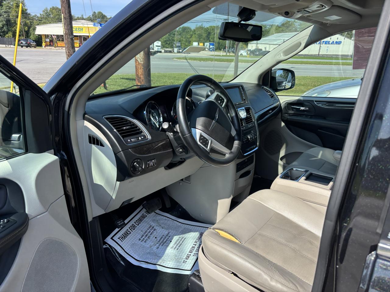 Chrysler Town & Country 4dr Wgn Touring-L 2013