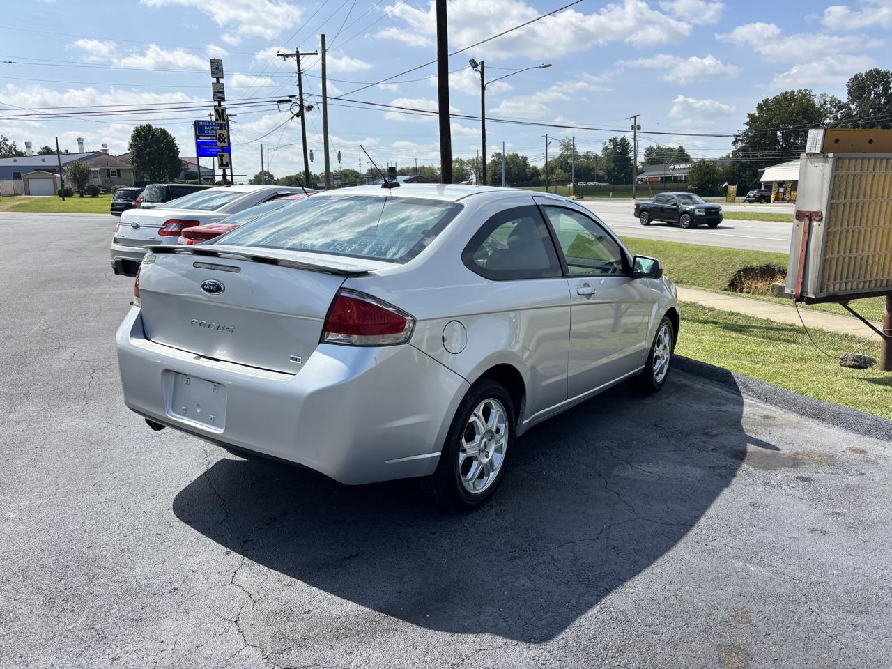 Ford Focus 2dr Cpe SE 2010