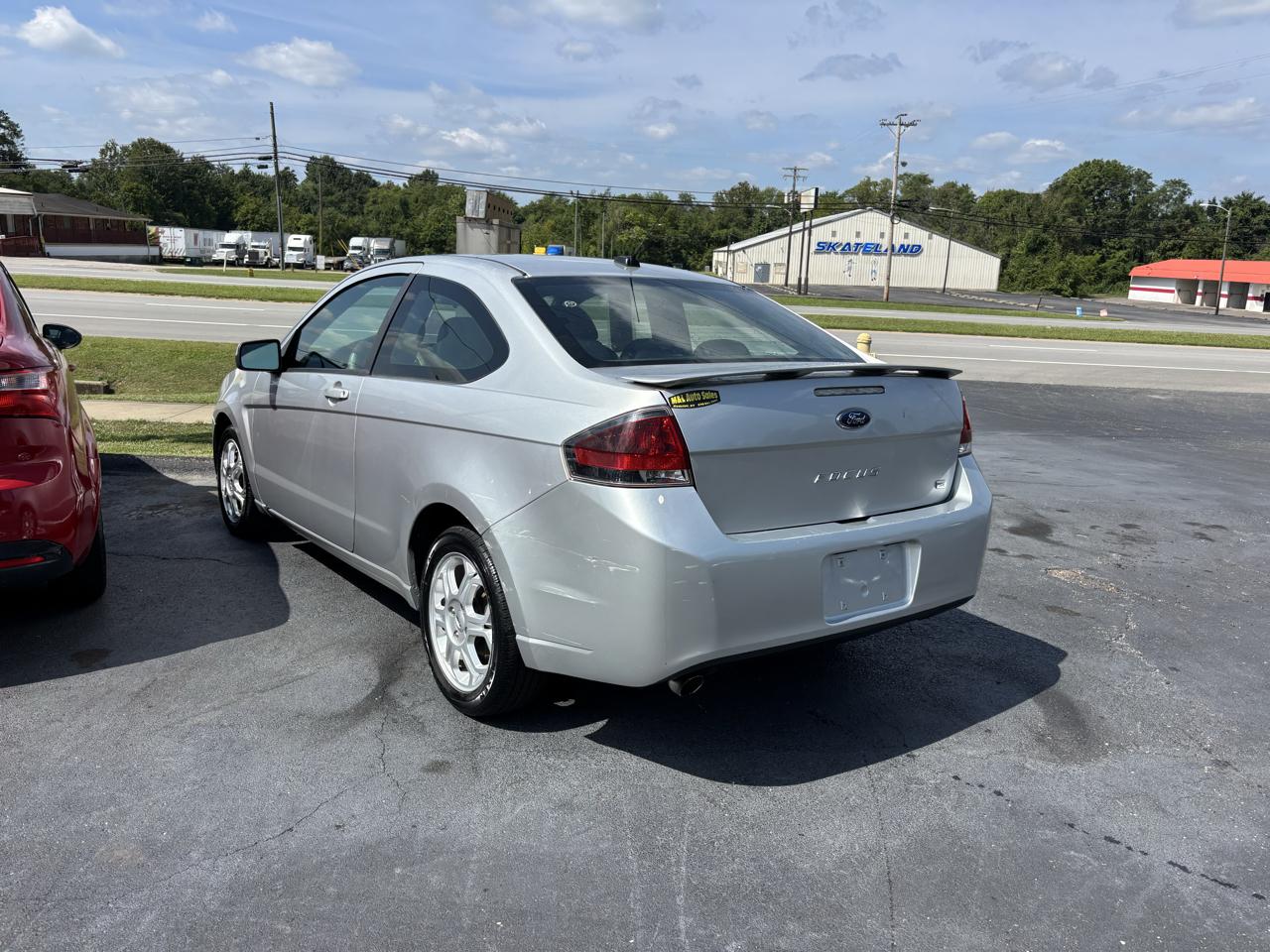 Ford Focus 2dr Cpe SE 2010