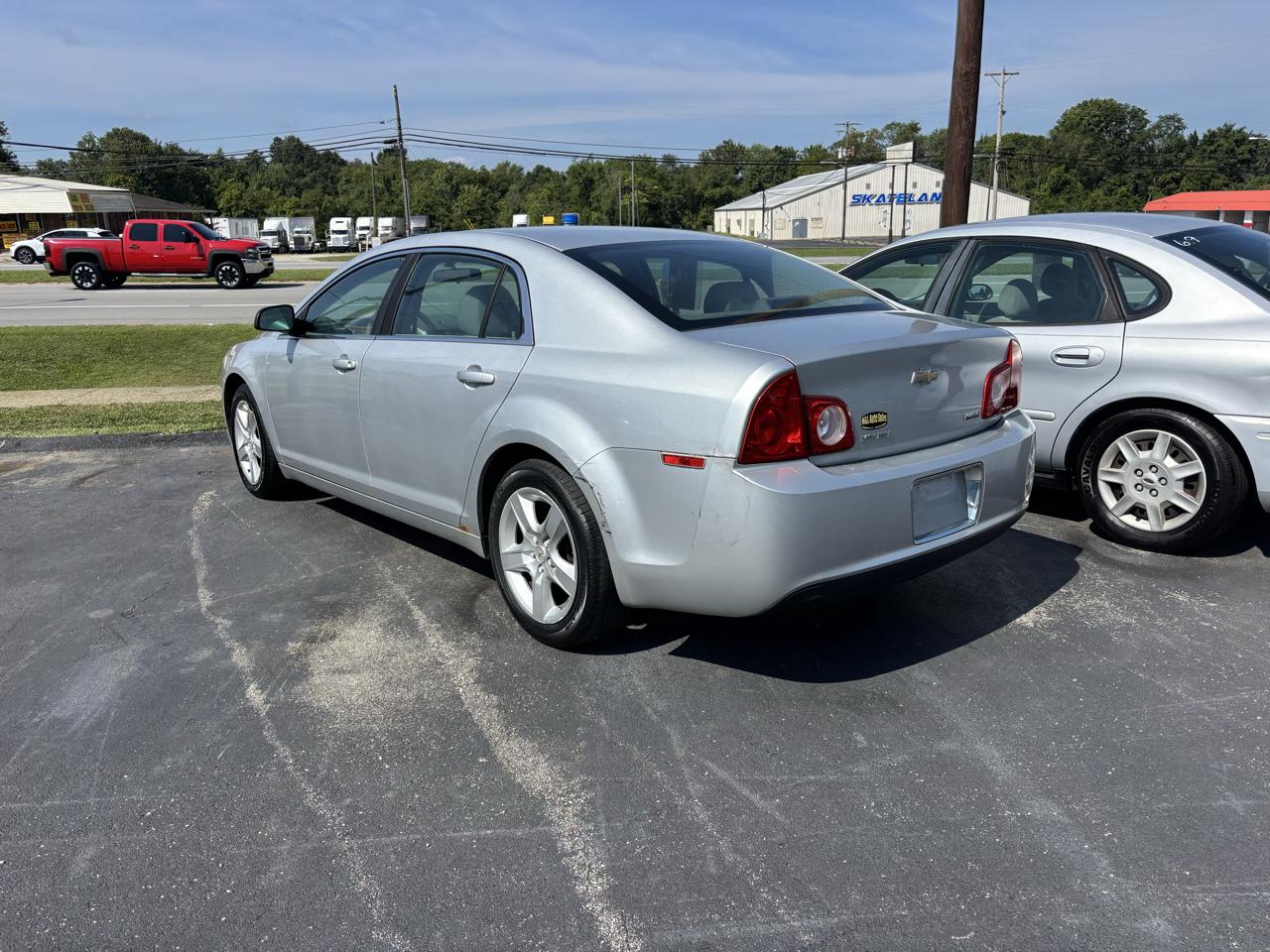 Chevrolet Malibu 4dr Sdn LS w/1FL 2010