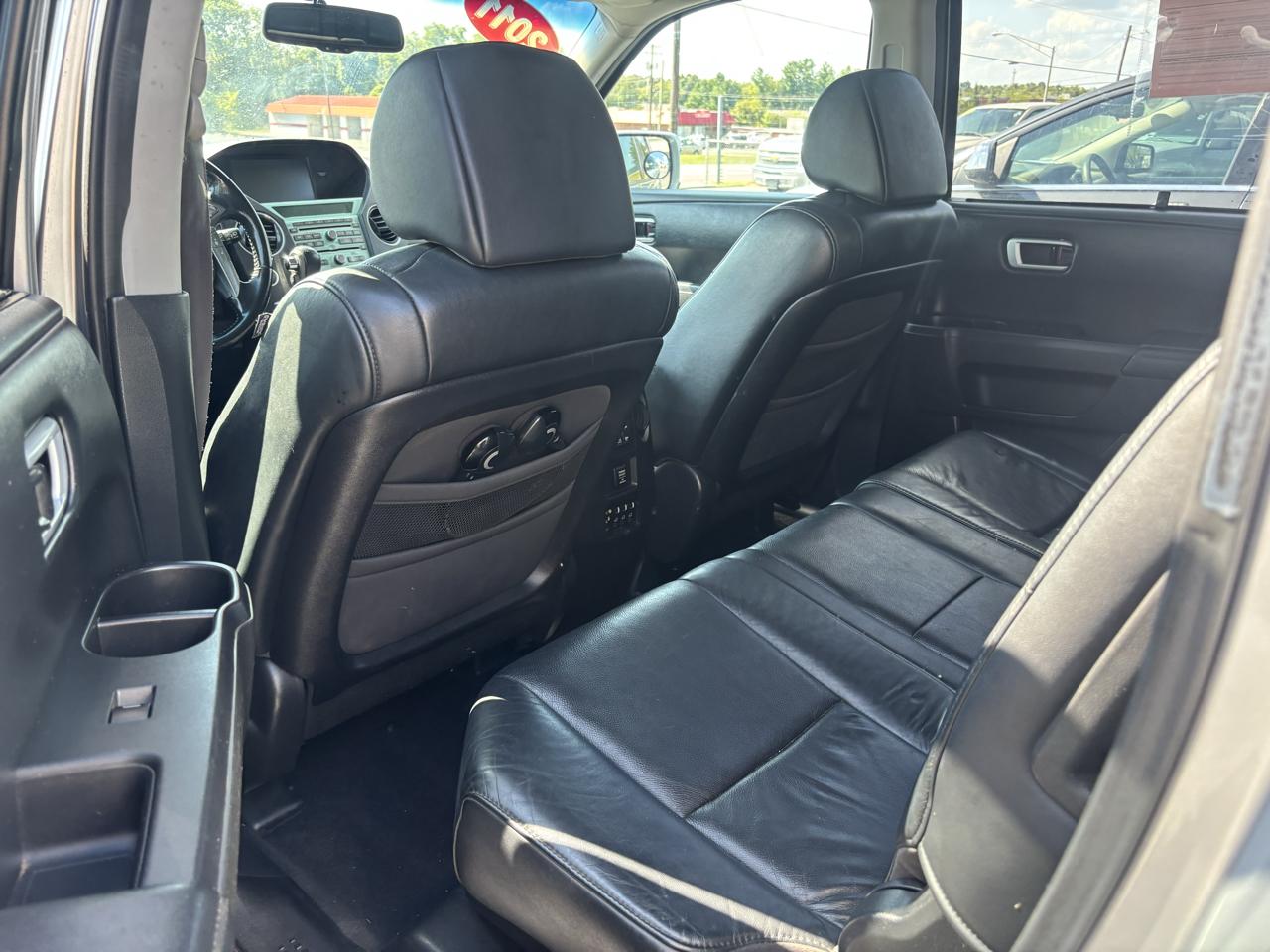 Honda Pilot 4WD 4dr Touring w/RES & Navi 2010