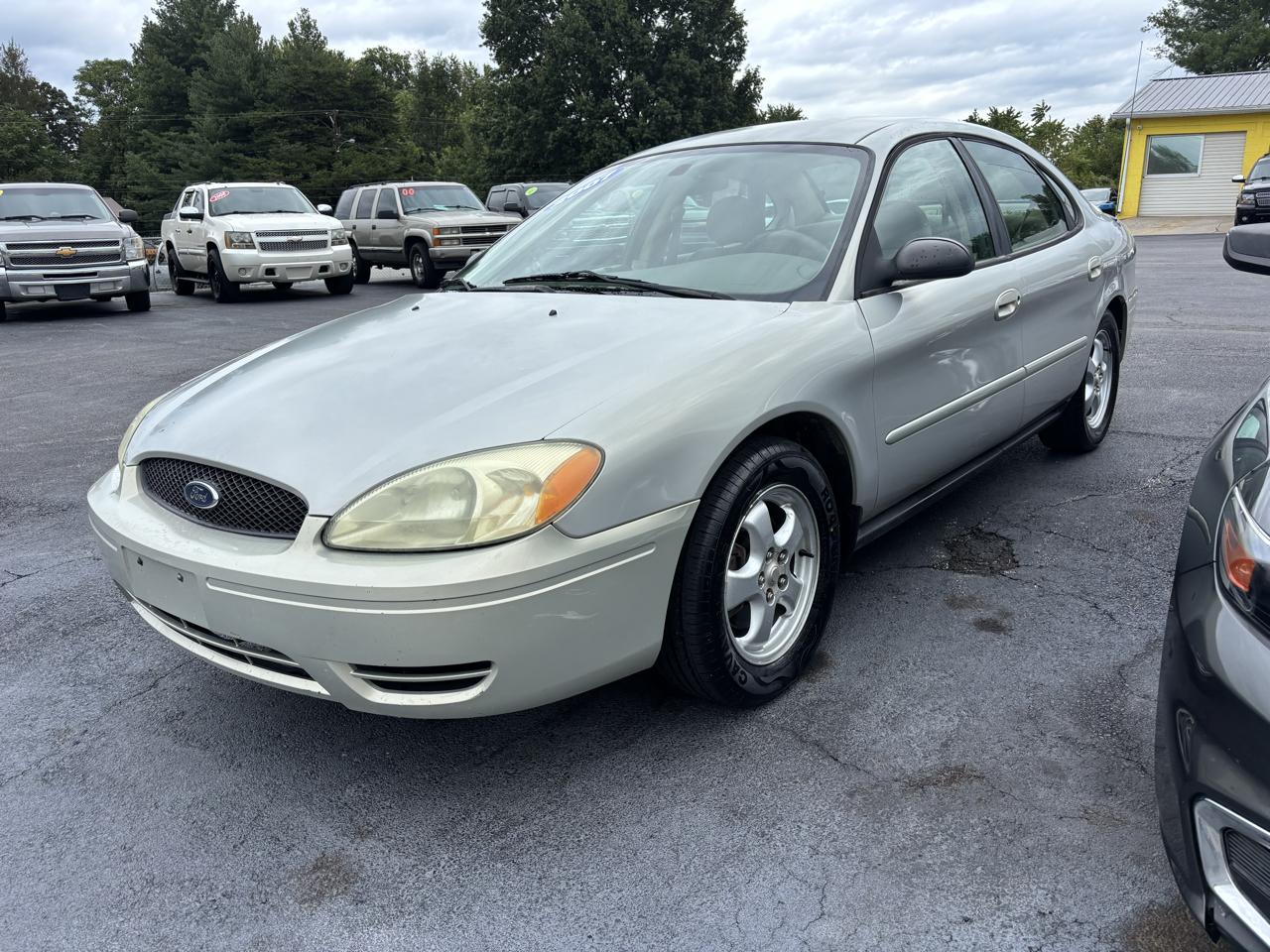 Ford Taurus 4dr Sdn SE 2007