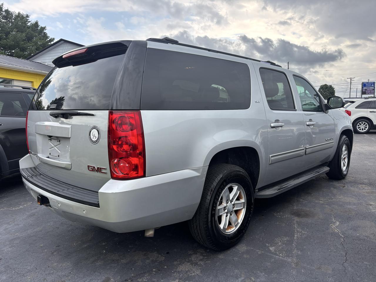GMC Yukon XL 2WD 4dr 1500 SLT 2013