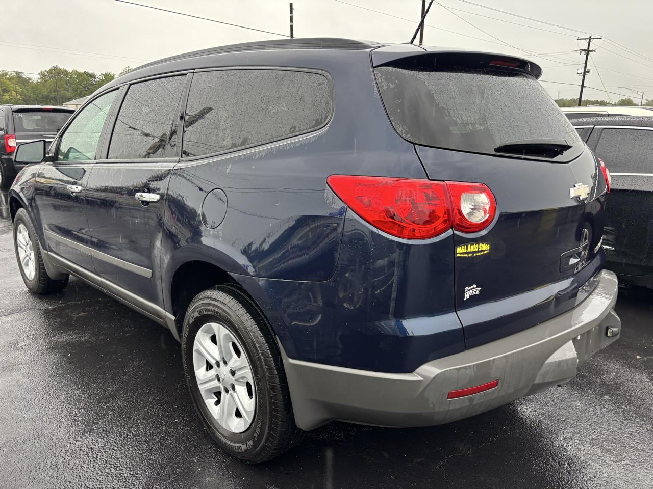 Chevrolet Traverse FWD 4dr LS 2011