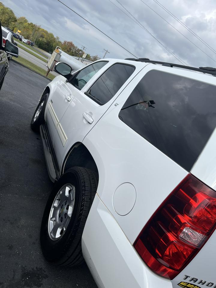 Chevrolet Tahoe 2WD 4dr 1500 LT 2012
