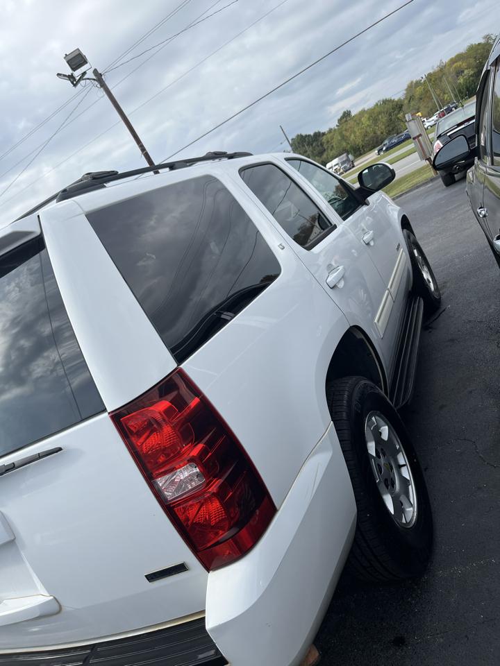 Chevrolet Tahoe 2WD 4dr 1500 LT 2012