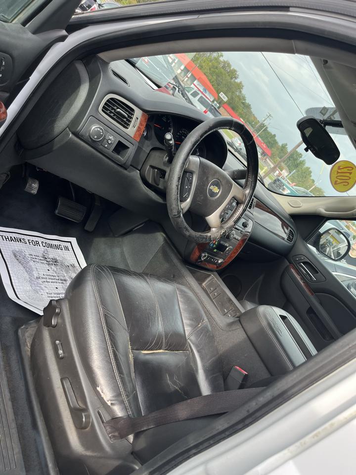 Chevrolet Tahoe 2WD 4dr 1500 LT 2012
