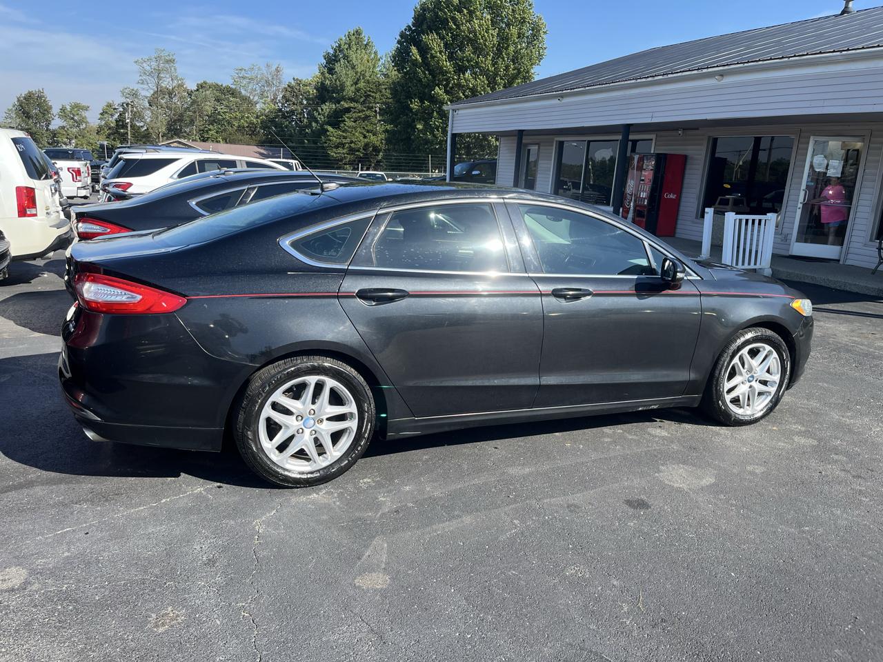 Ford Fusion 4dr Sdn SE FWD 2013