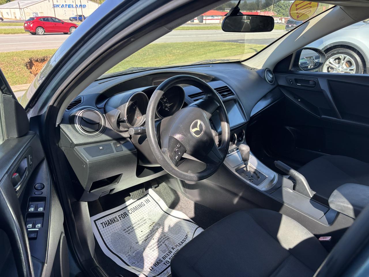 Mazda MAZDA3 4dr Sdn Auto i Sport 2011