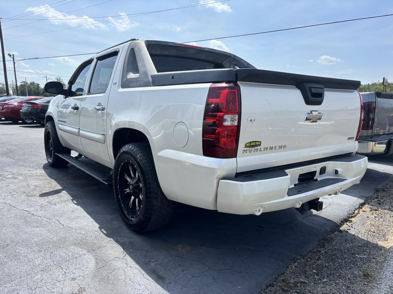 Chevrolet Avalanche 4WD Crew Cab 130" LTZ 2008