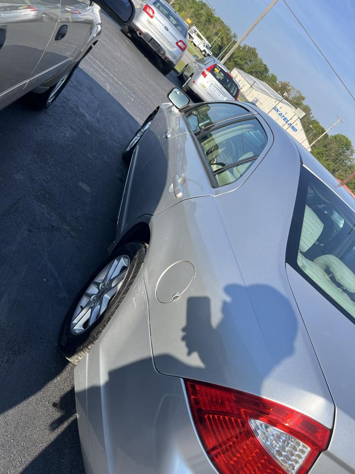 Ford Fusion 4dr Sdn S FWD 2011
