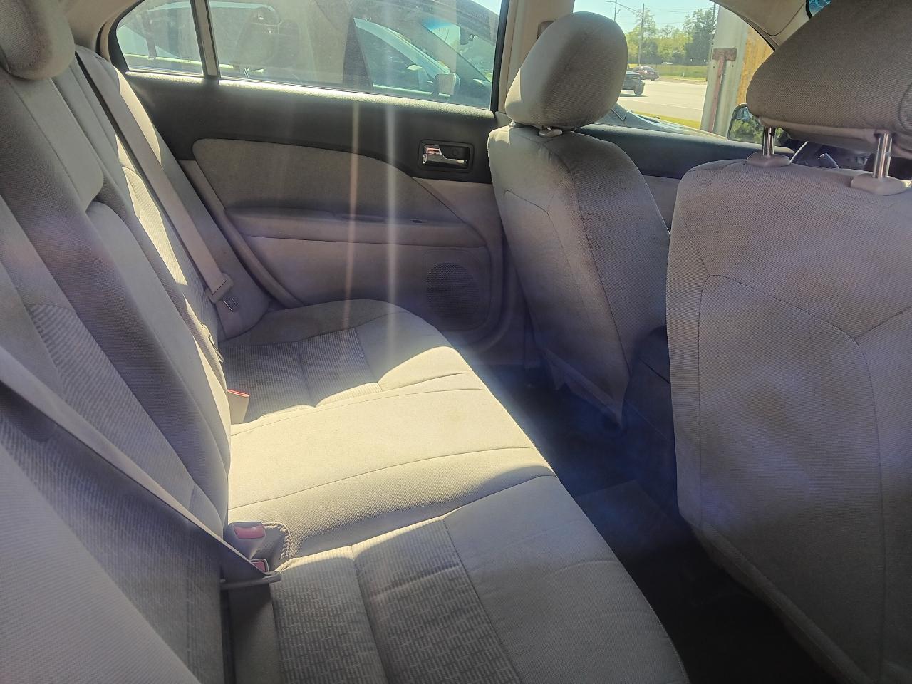 Ford Fusion 4dr Sdn S FWD 2011