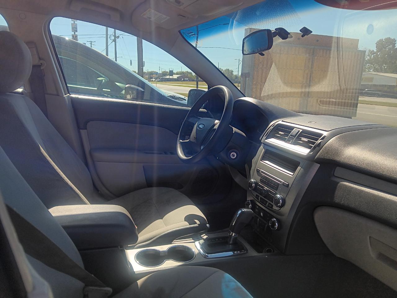 Ford Fusion 4dr Sdn S FWD 2011