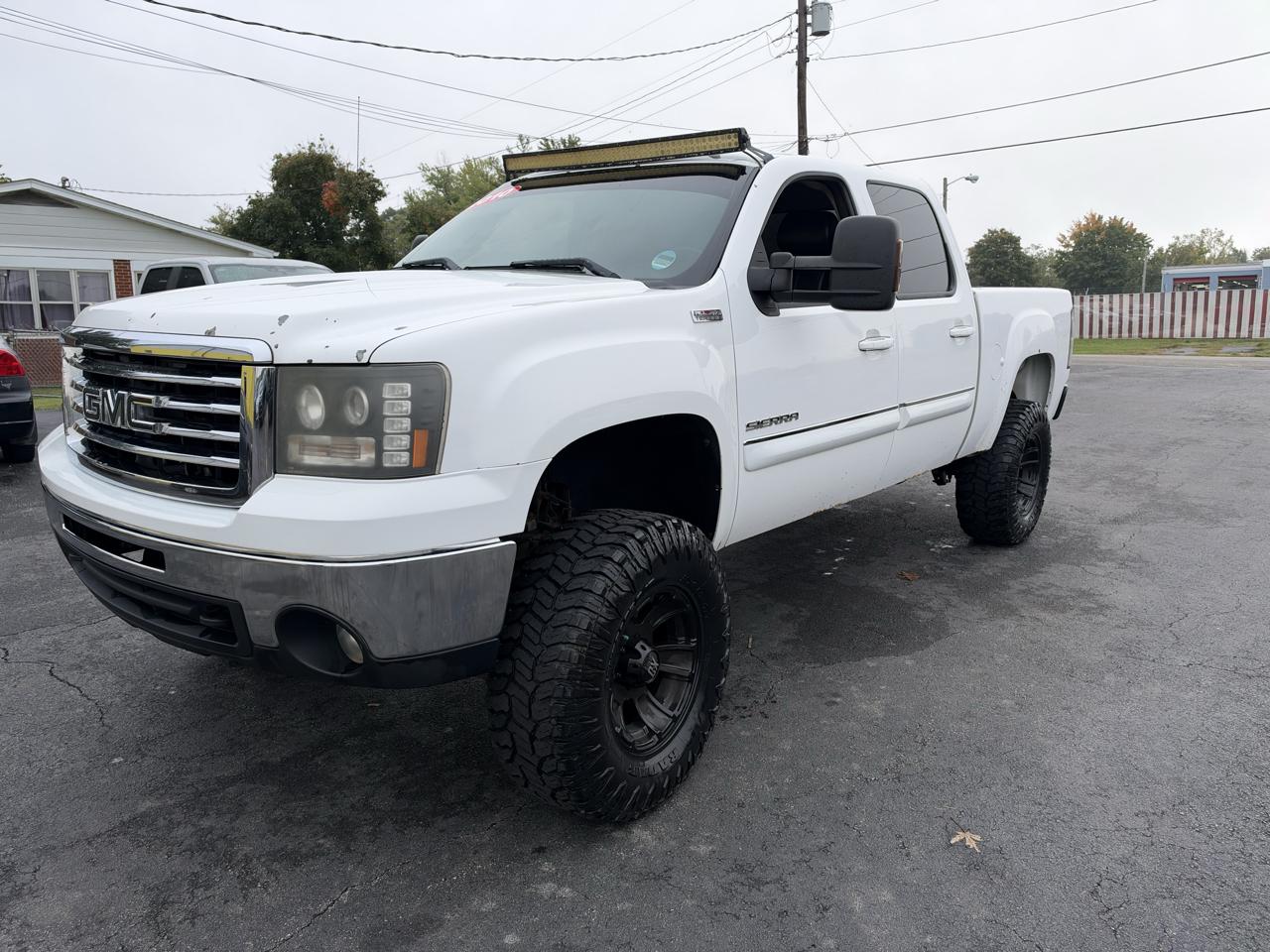 GMC Sierra 1500 4WD Crew Cab 143.5" SLT 2010