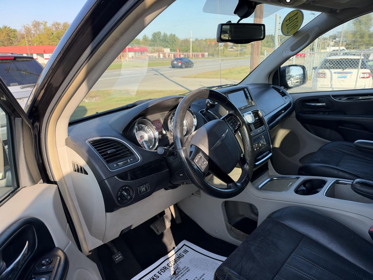 Chrysler Town & Country 4dr Wgn Touring-L 30th Anniversary 2014