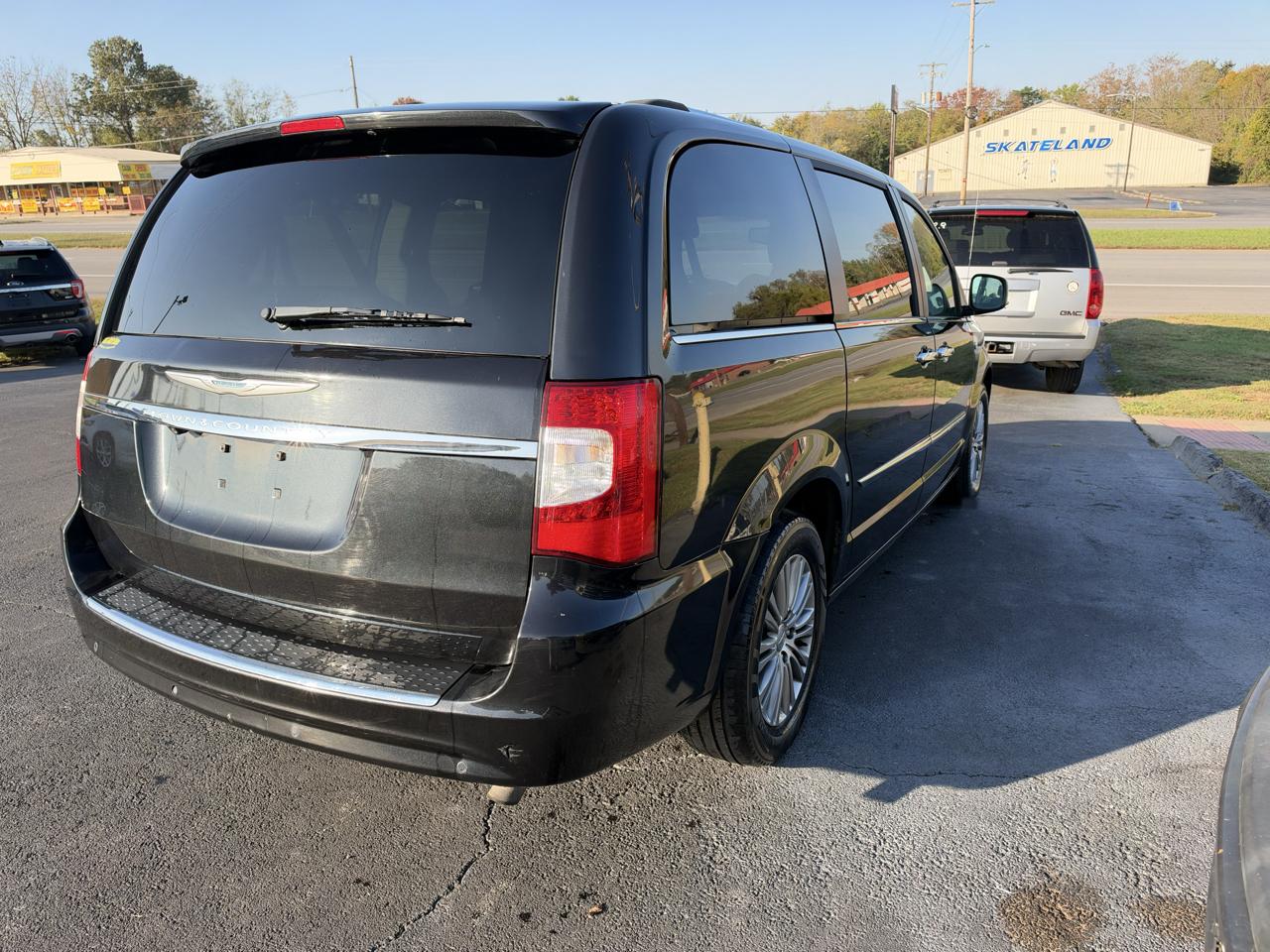 Chrysler Town & Country 4dr Wgn Touring-L 30th Anniversary 2014