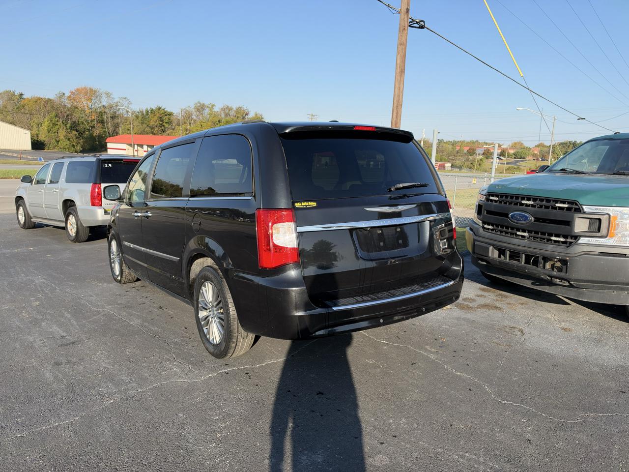 Chrysler Town & Country 4dr Wgn Touring-L 30th Anniversary 2014