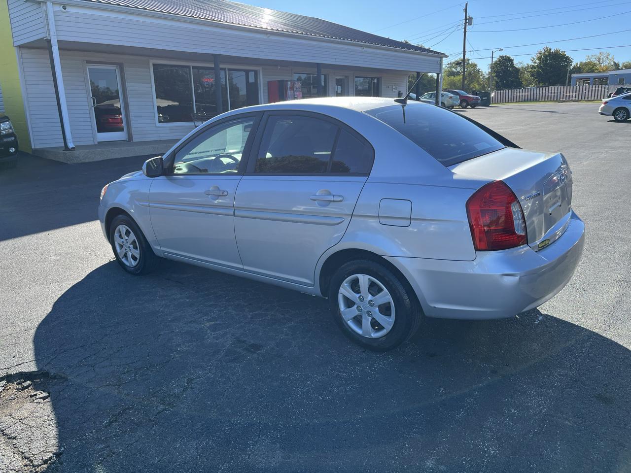 Hyundai Accent 4dr Sdn Auto GLS 2010