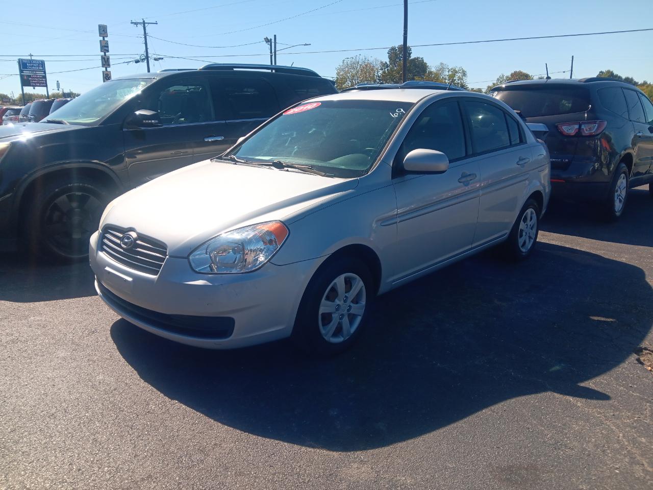 2010 Hyundai Accent 4dr Sdn Auto GLS