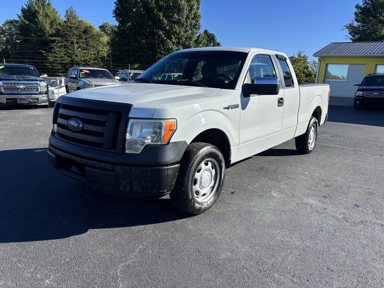 2012 Ford F-150 2WD SuperCab 145" XL