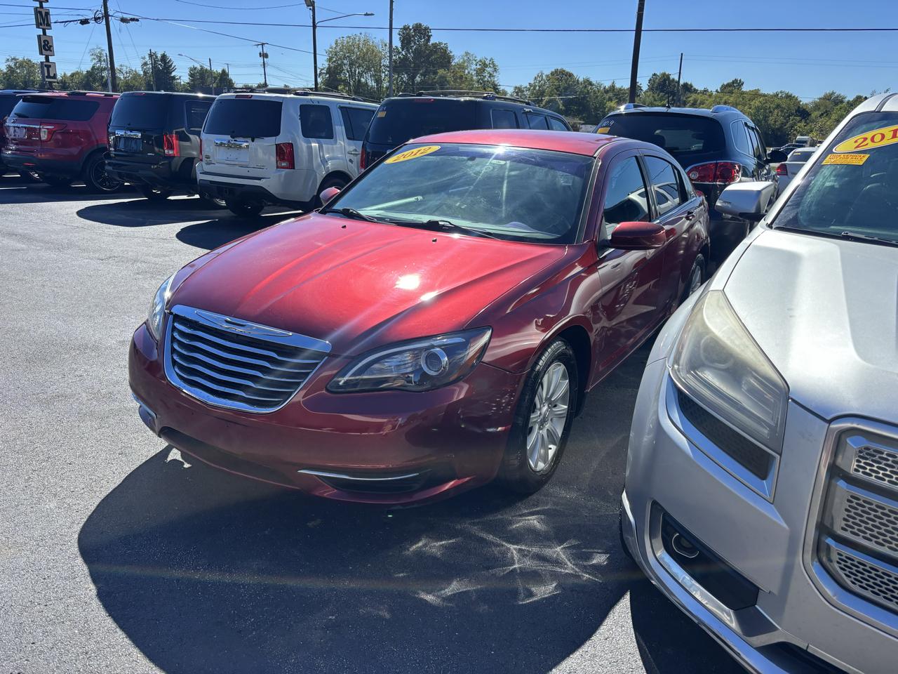 Chrysler 200 4dr Sdn Touring 2012