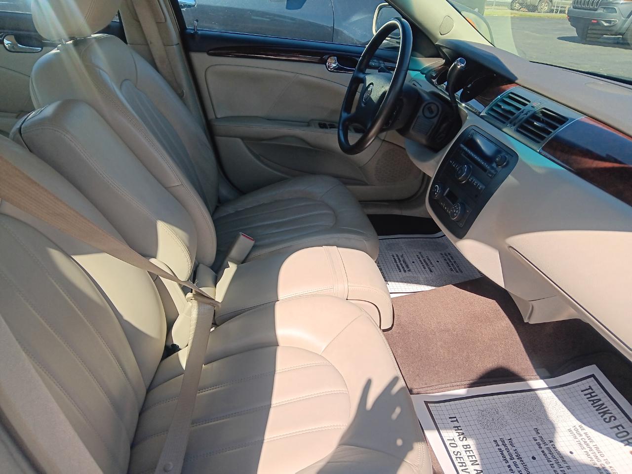 Buick Lucerne 4dr Sdn CXL 2010