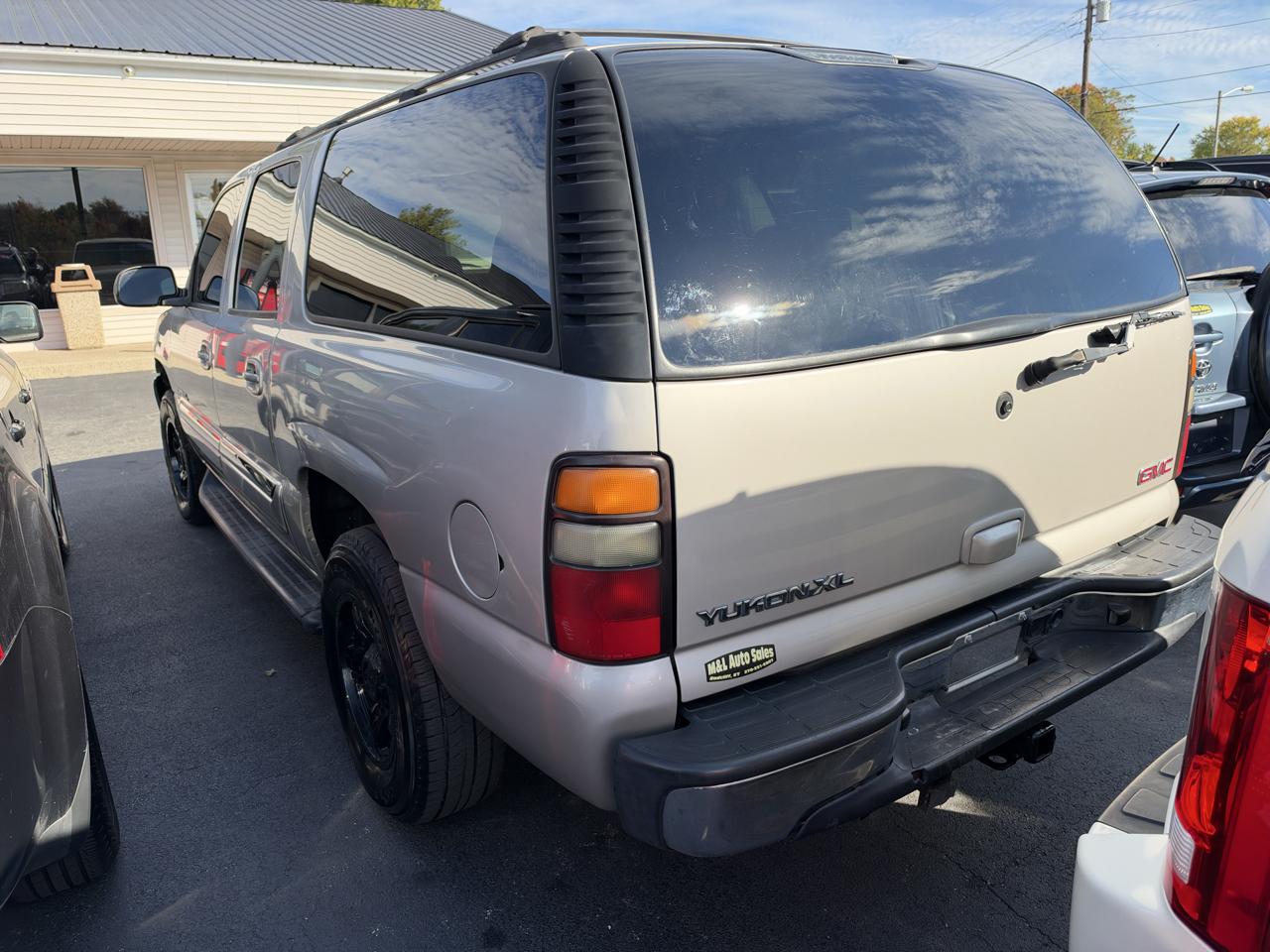 GMC Yukon XL 4dr 1500 4WD SLT 2005