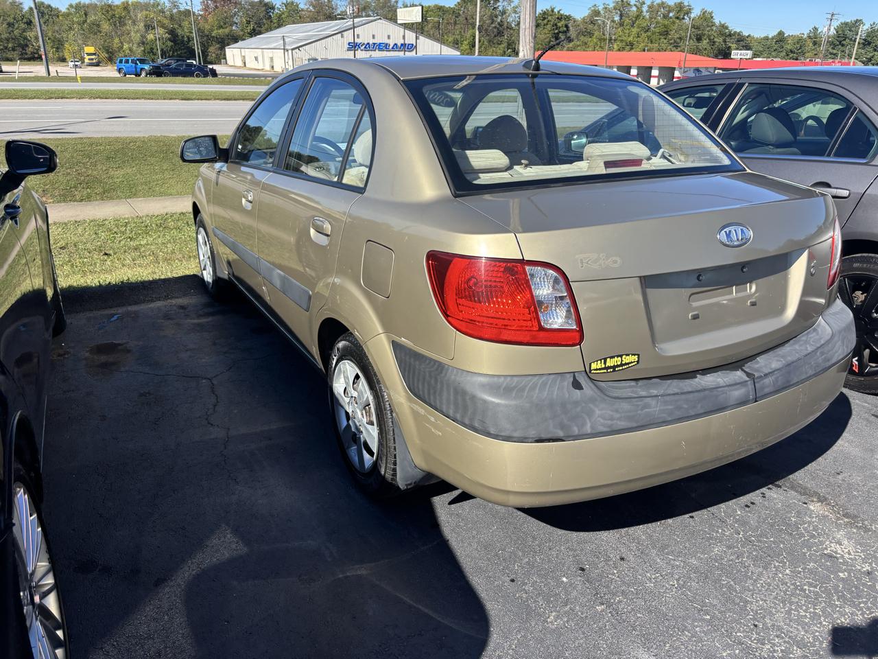 Kia Rio 4dr Sdn Auto LX 2007
