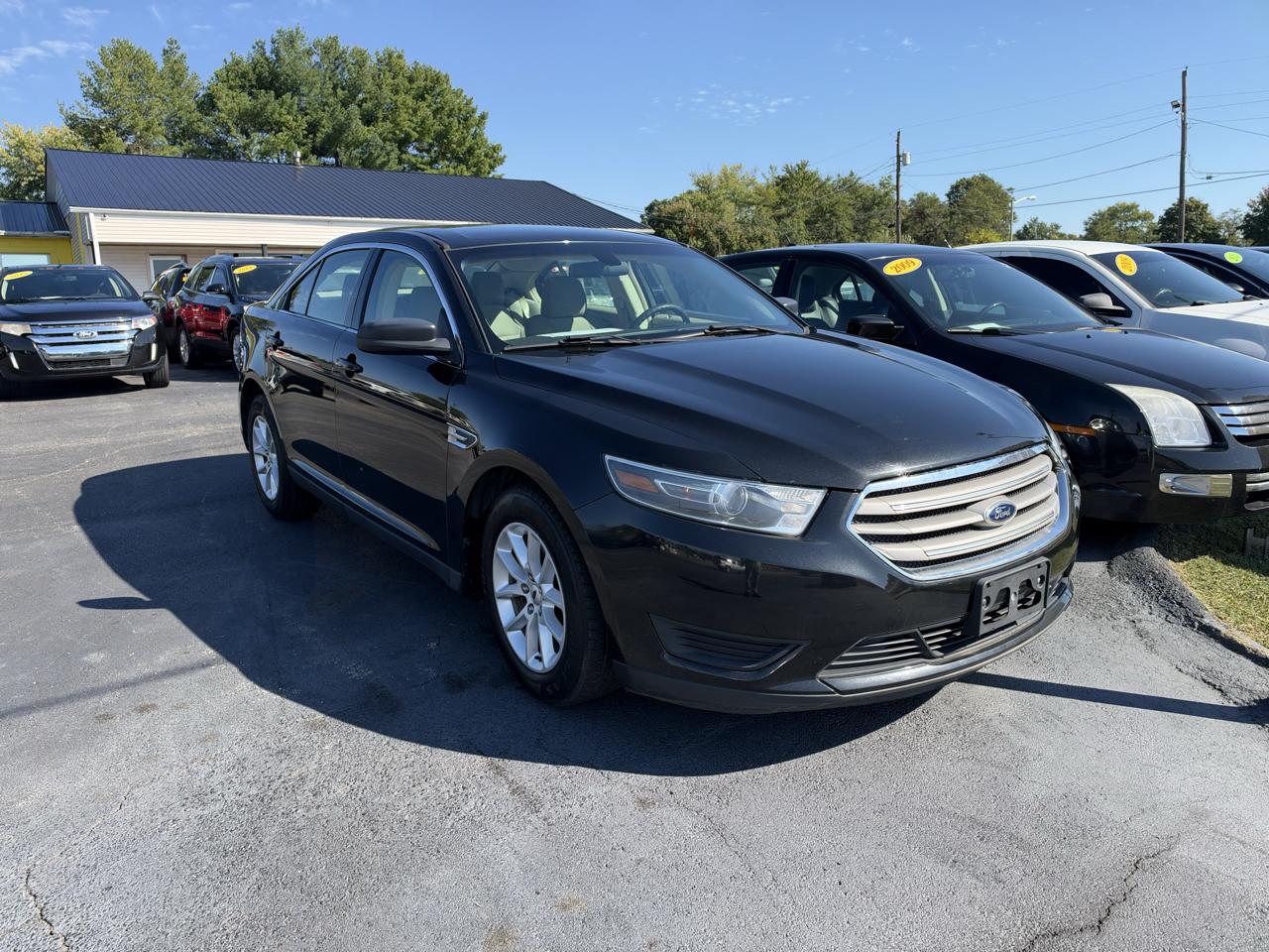 Ford Taurus 4dr Sdn SE FWD 2015