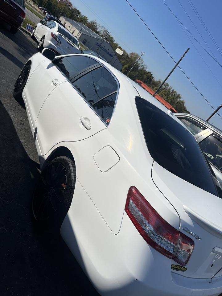 Toyota Camry 4dr Sdn I4 Man LE (Natl) 2011