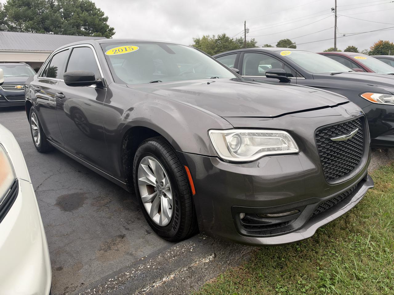 Chrysler 300 4dr Sdn Limited RWD 2015