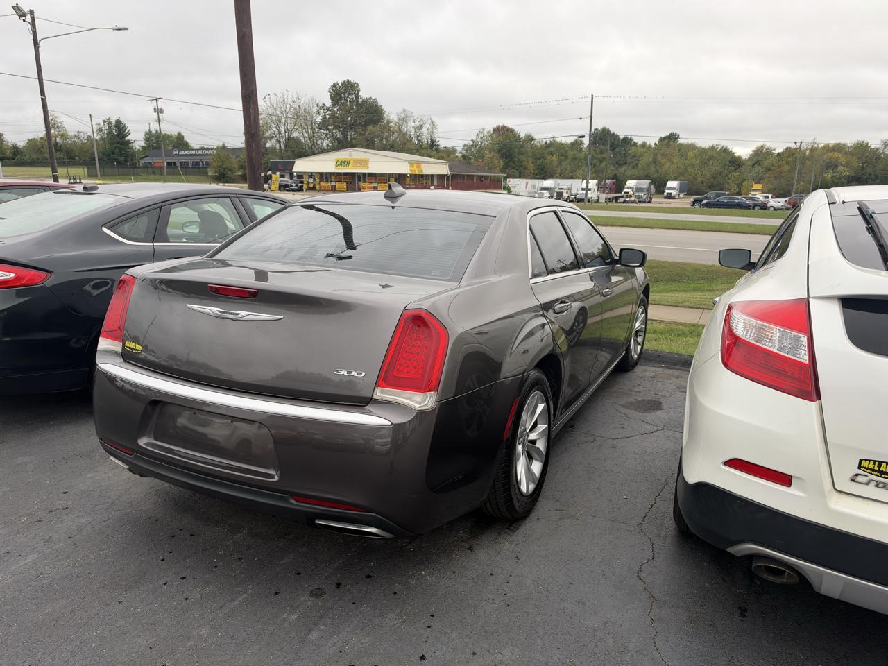 Chrysler 300 4dr Sdn Limited RWD 2015