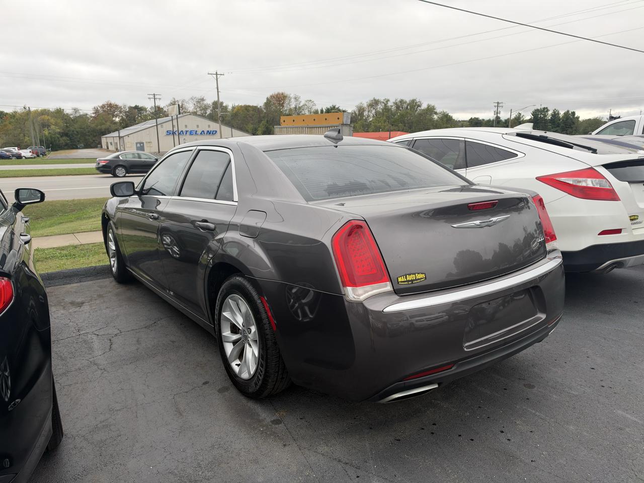 Chrysler 300 4dr Sdn Limited RWD 2015