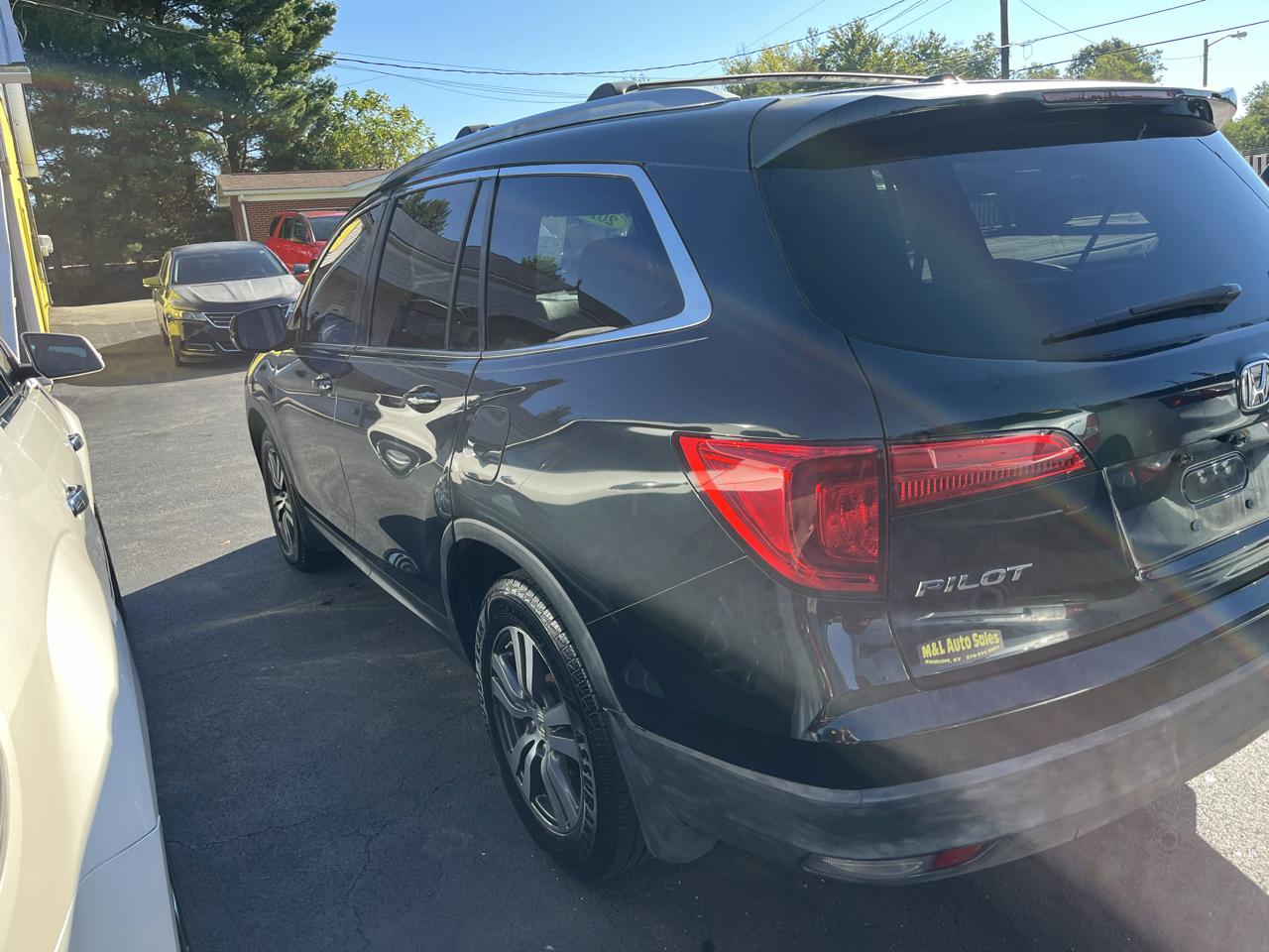 Honda Pilot 2WD 4dr EX-L w/Honda Sensing 2016