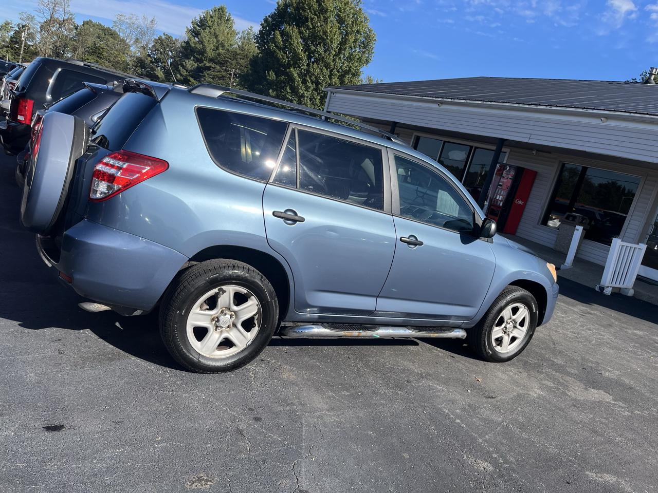 Toyota RAV4 FWD 4dr 4-cyl 4-Spd AT (Natl) 2011