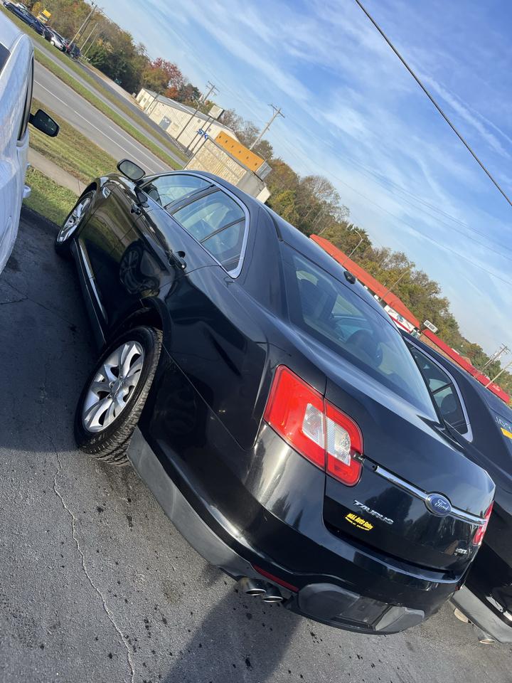 Ford Taurus 4dr Sdn SEL FWD 2010