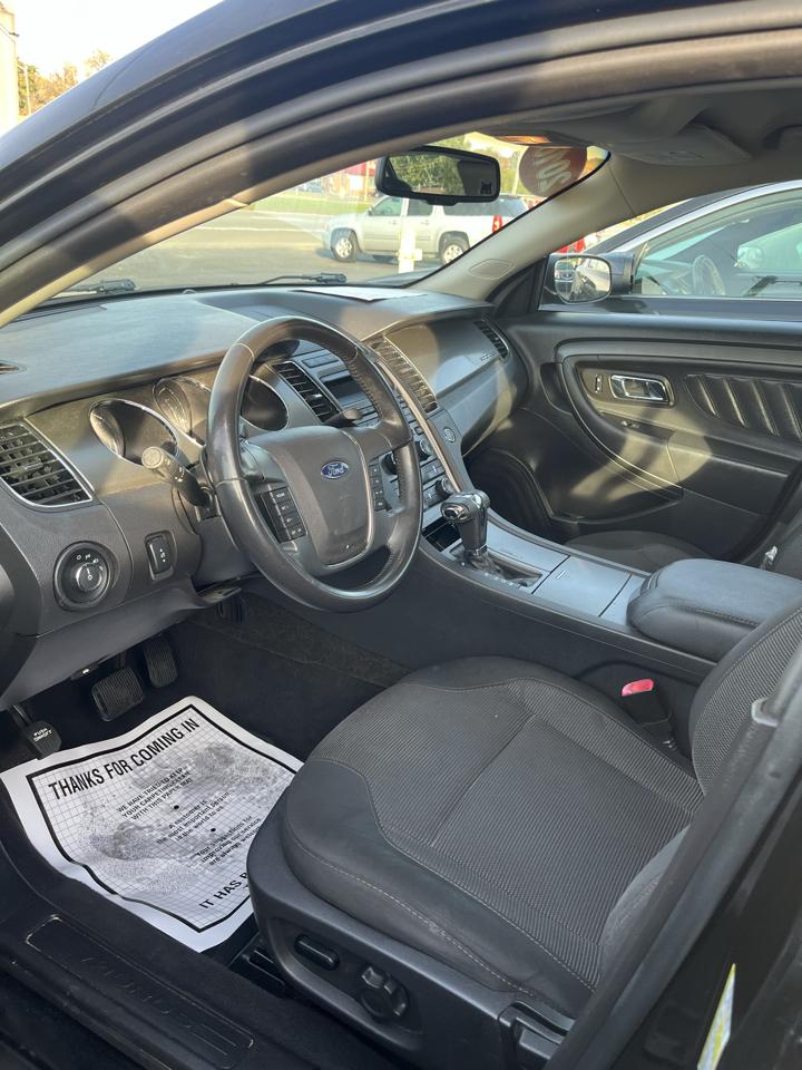 Ford Taurus 4dr Sdn SEL FWD 2010