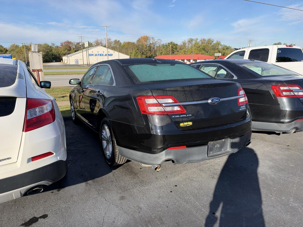 Ford Taurus 4dr Sdn SEL FWD 2014