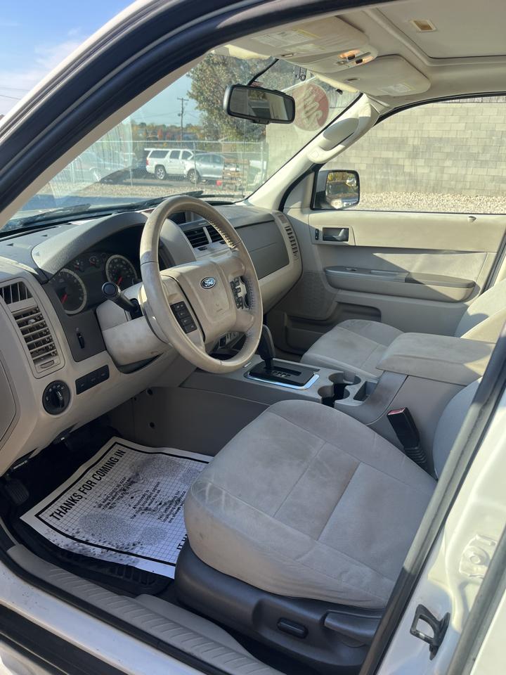 Ford Escape 4WD 4dr XLT 2011