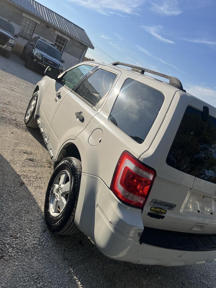 Ford Escape 4WD 4dr XLT 2011