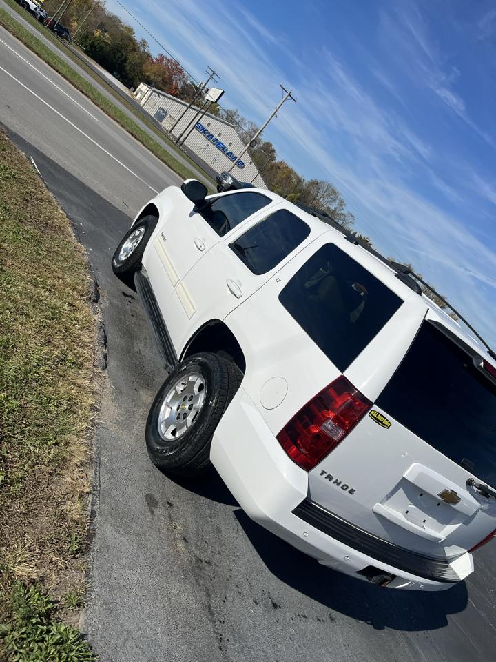 Chevrolet Tahoe 2WD 4dr 1500 LT 2013