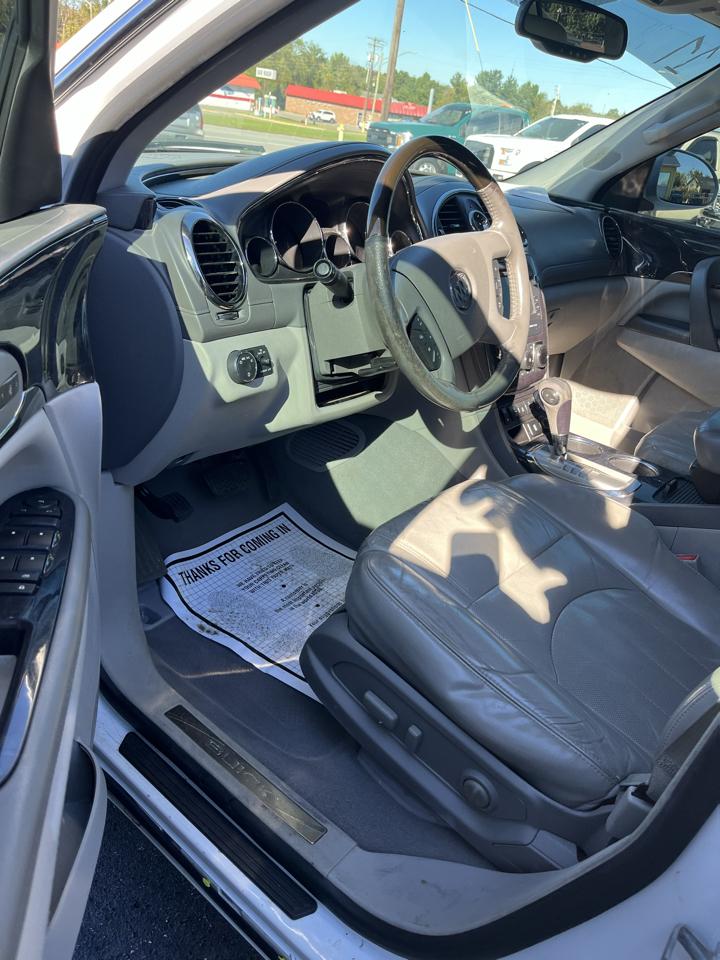 Buick Enclave FWD 4dr Leather 2017